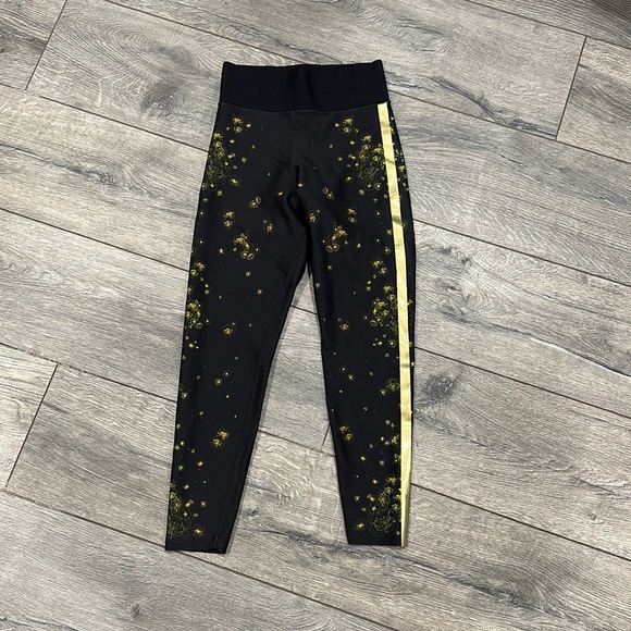 • Ultracor • Sprinter High Serendipity Athletic Work Out Legging Black Floral S - Picture 3 of 6